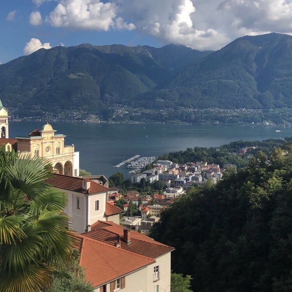 Meet your Posher, Adi - Picture 1 of 1